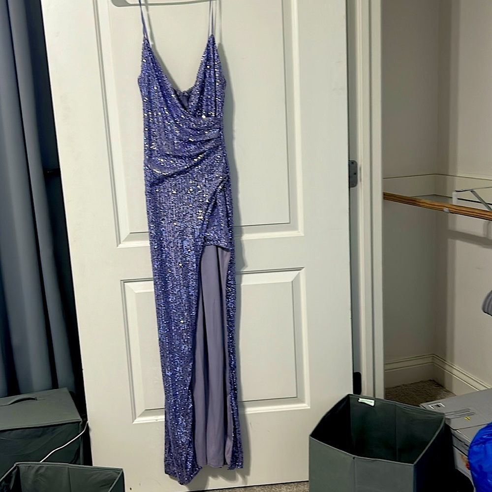 Prom dress (WORN ONCE) size M